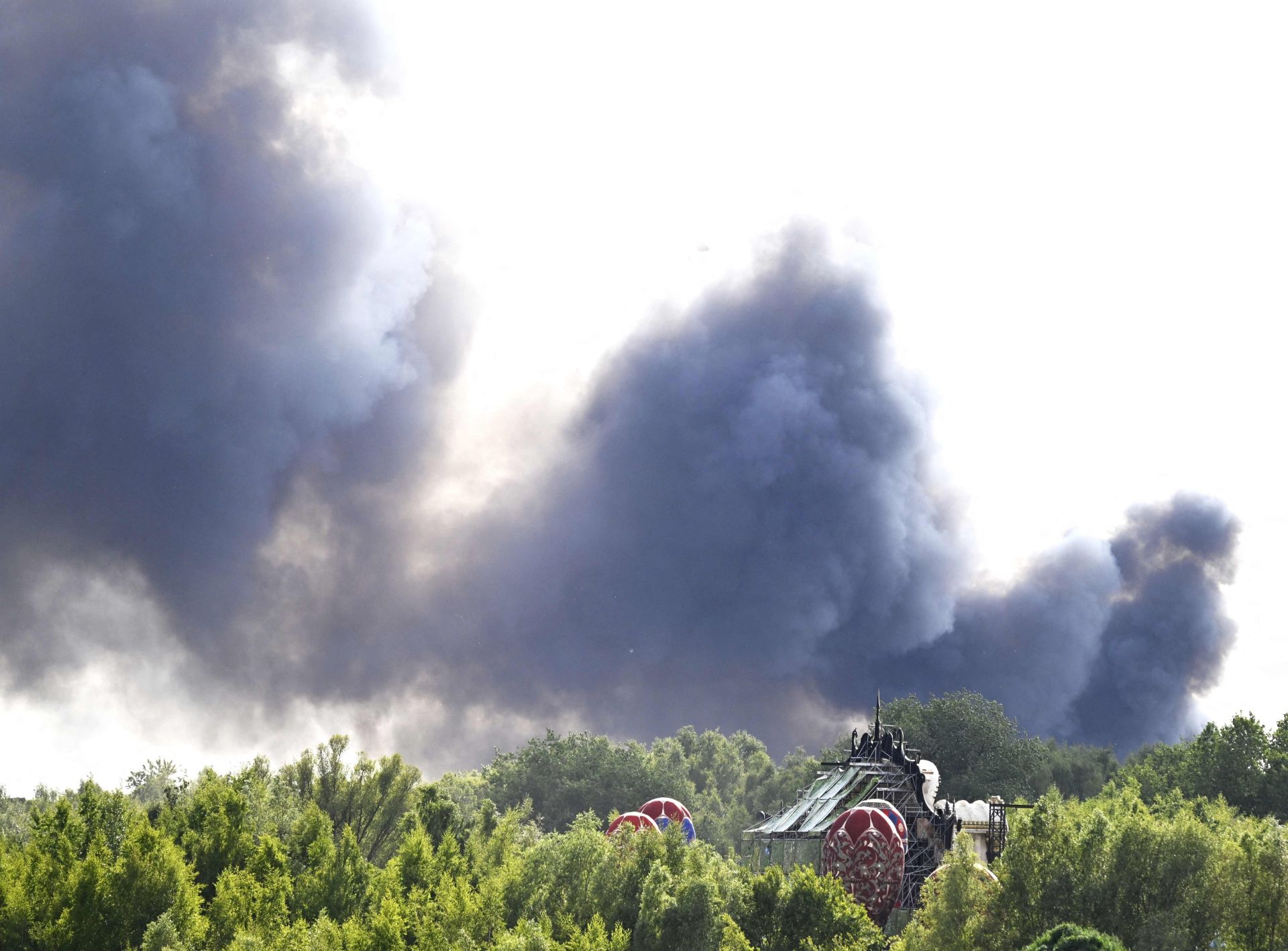 Un incendio calcina el escenario principal del festival Tomorrowland