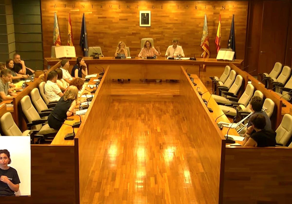 Imagen del pleno sin el grupo socialista.