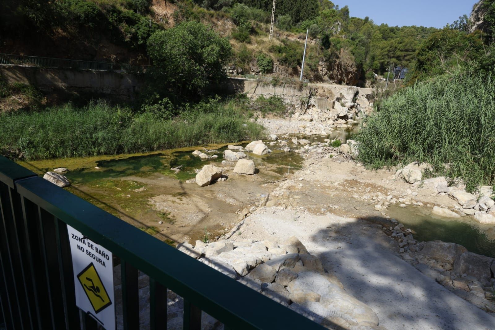 Fotos: Grupos de bañistas sufren nuevas infecciones en aguas del río Buñol