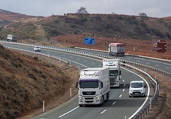 Autopista AP-68, a su paso por La Rioja, en una imagen de archivo.
