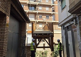 Instalación de la pasarela de Chiva