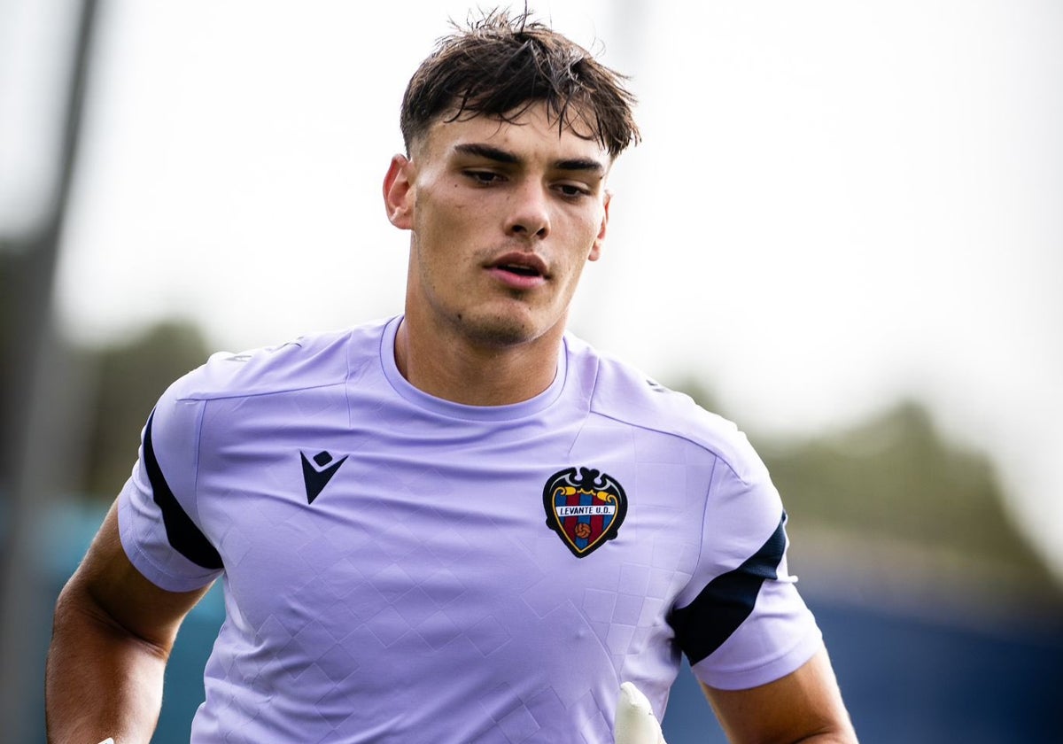 Dani Martín, durante un entrenamiento del Levante.