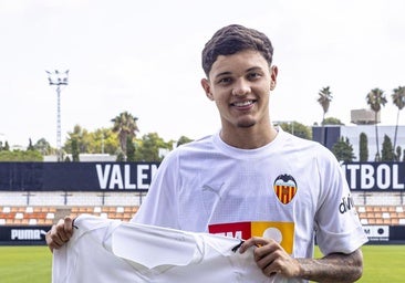 El Valencia ficha a Vinícius