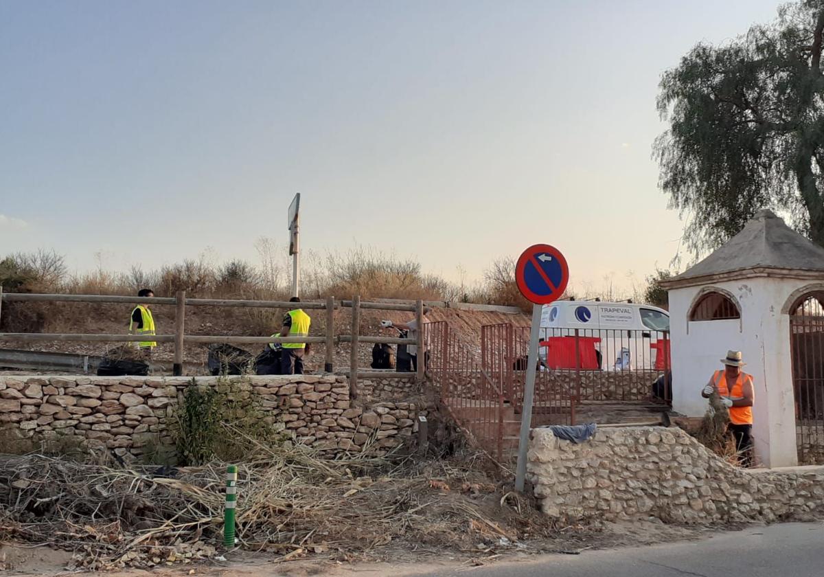 Trabajos de una de las brigadas en Riba-roja.