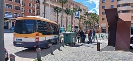 Autobús que realiza el trayecto Xàtiva-Alcoi habilitado por Renfe.