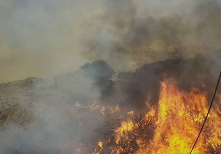 Un incendio forestal en Ibi llega hasta Alcoi y moviliza a la UME
