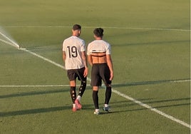 Dani Raba junto a Diego López comentando, durante la pausa de hidratación.