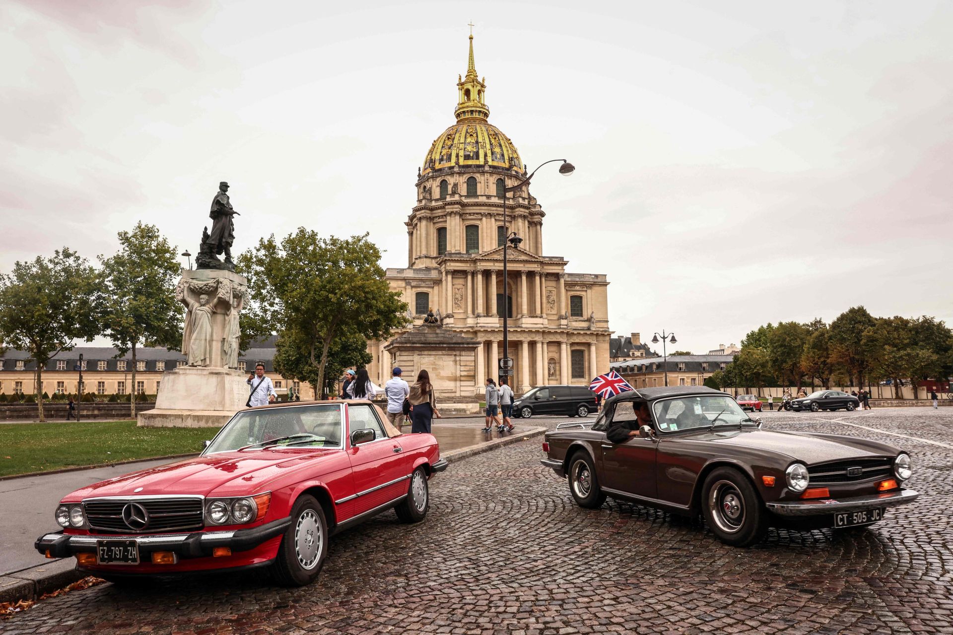 Los coches de época toman París