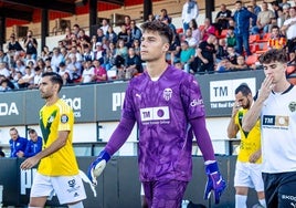 Vicente Abril con el Valencia Mestalla.