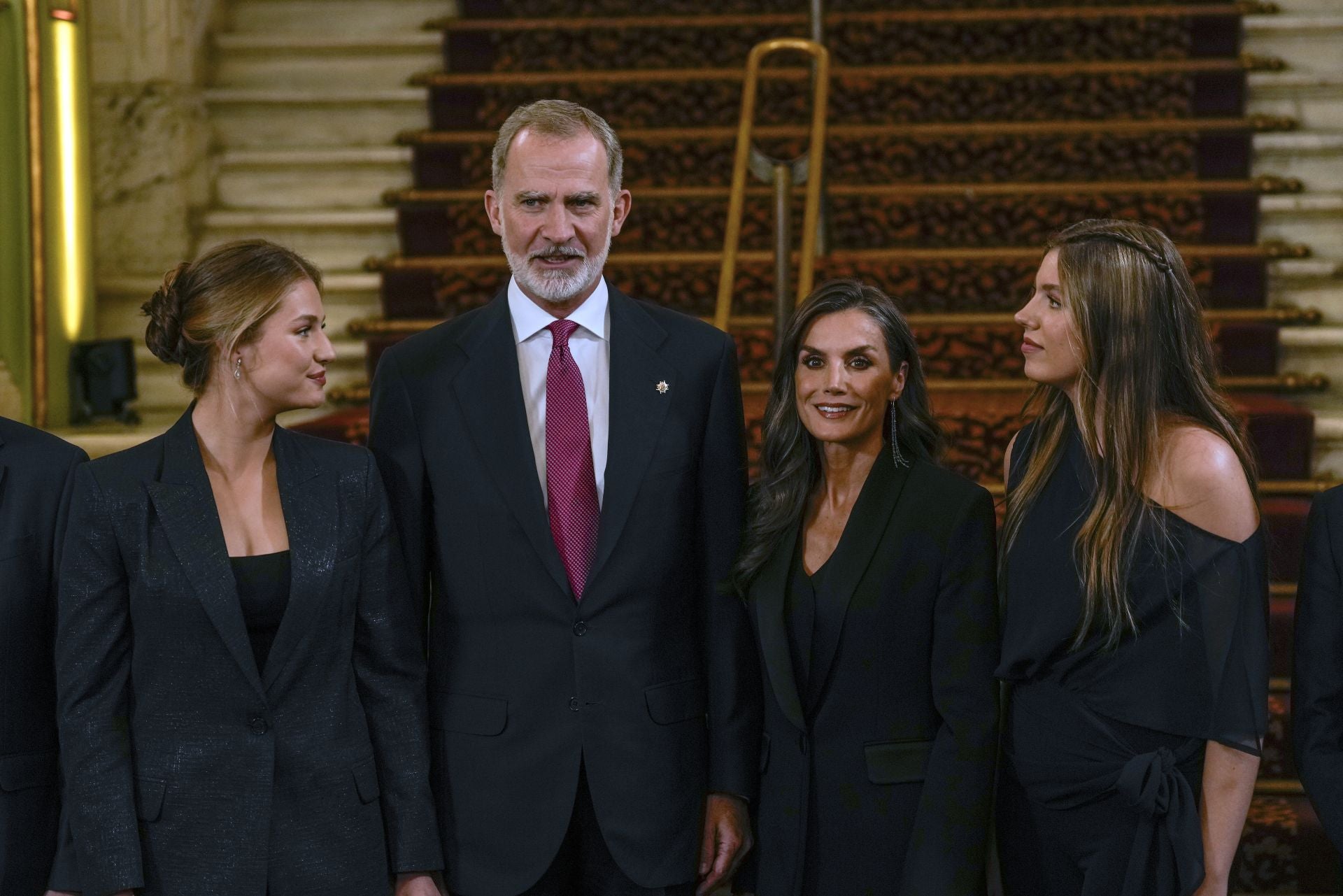 Letizia y Leonor comparten estilismo en los Premios Princesa de Girona 2025