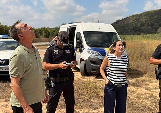 El alcalde Raga (i) en la presentación del dispositivo.