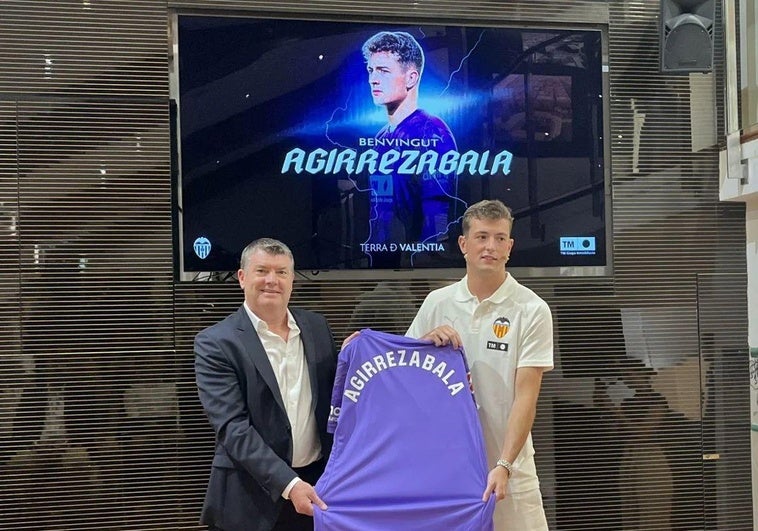 Julen Agirrezabala sale de inicio en la alineación del Valencia CF ante el Leganés