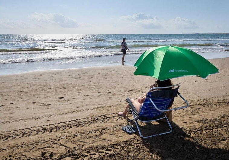 Así están las playas de Valencia este miércoles: tiempo y banderas en la Malvarrosa, Perellonet, El Saler...