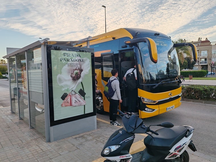 Canet d'en Berenguer exigirá a la Autoridad de Transporte Metropolitano que clarifique los horarios e itinerarios de los nuevos autobuses