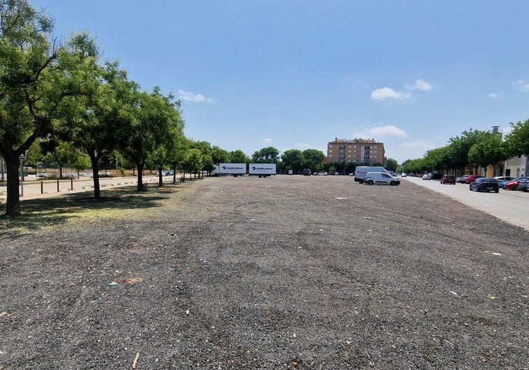 Aldaia abre un parking para llevar el coche ante lluvias torrenciales