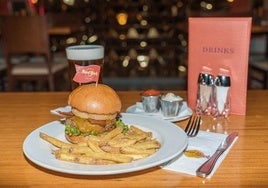 ¿Te gustan las burgers? Llévate un menú GRATIS en Hard Rock Cafe Valencia