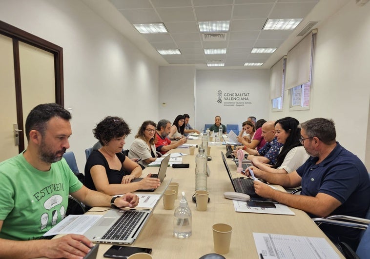 El curso 2025-2026 se iniciará con 200 docentes más con la nueva orden de plantillas