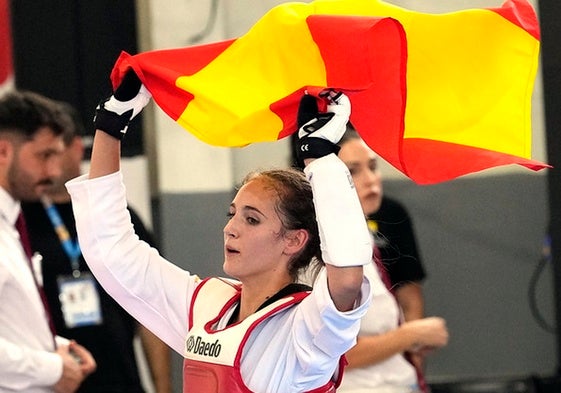 Violeta Díaz, celebrando su oro en la categoría -49 kg.
