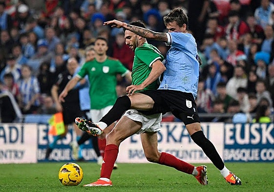 Nicolás Fonseca en un amistoso contra la selección de Euskadi.