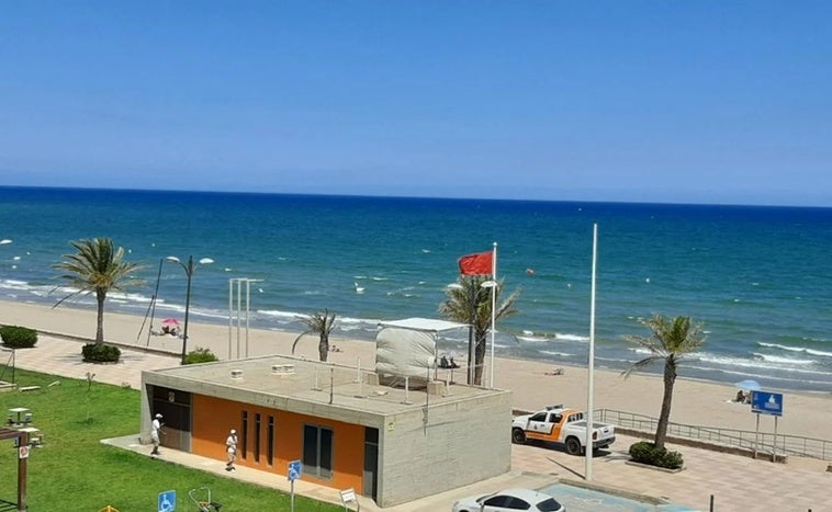 Playa Port Saplaya.