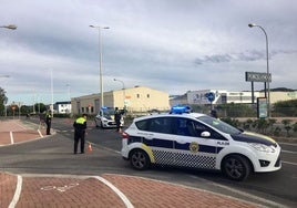 Agentes de la Policía Local de Xàbia han identificado a cuatro jóvenes como los presuntos agresores.