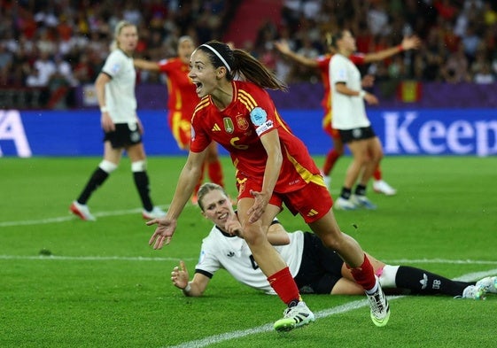 Aitana Bonmatí celebra el gol en la prórroga que clasificó a España para la final de la Eurocopa.