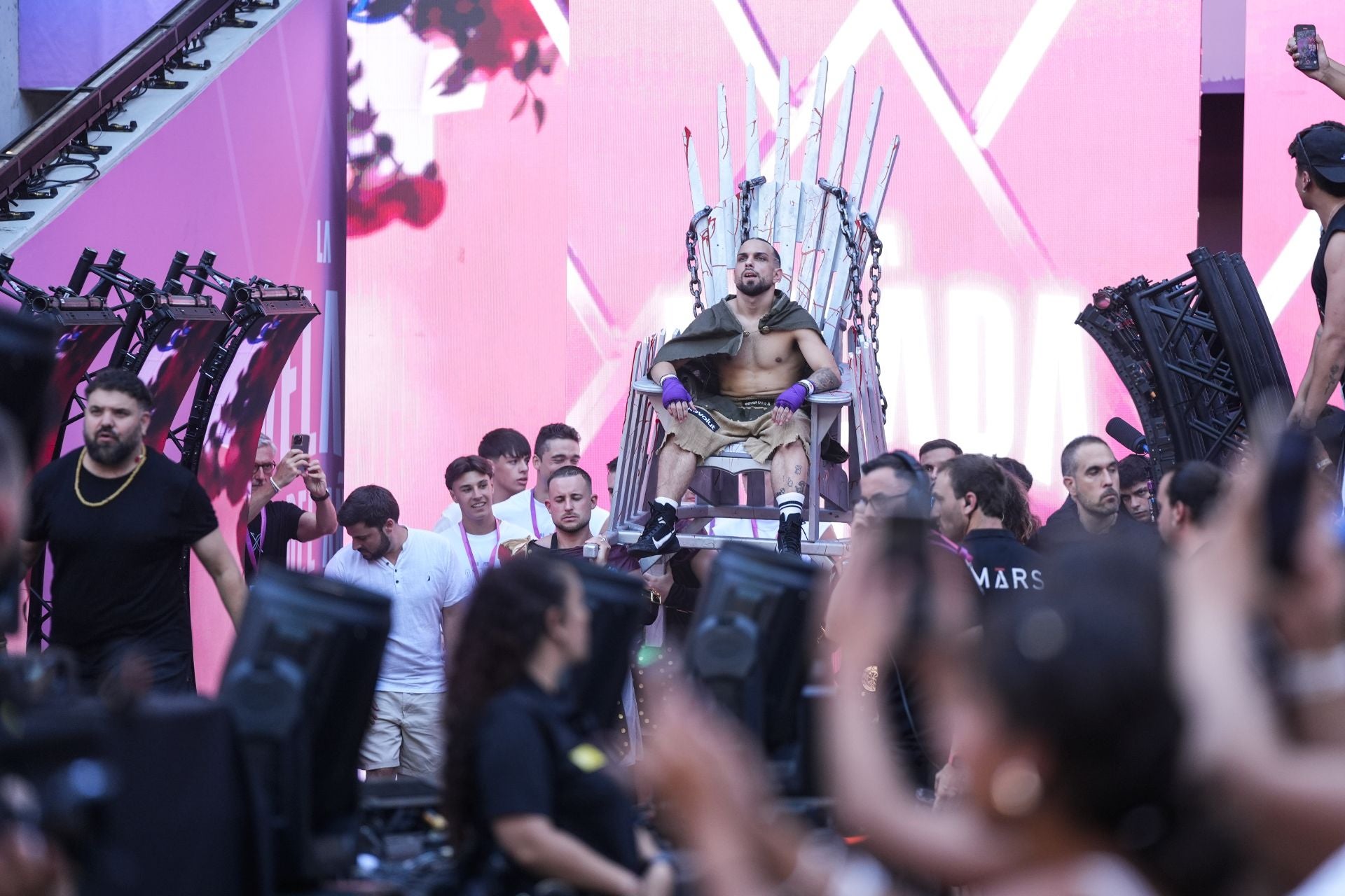 Fotos: Ibai Llanos conquista La Cartuja con La Velada del Año 5 y bate récords históricos en Twitch