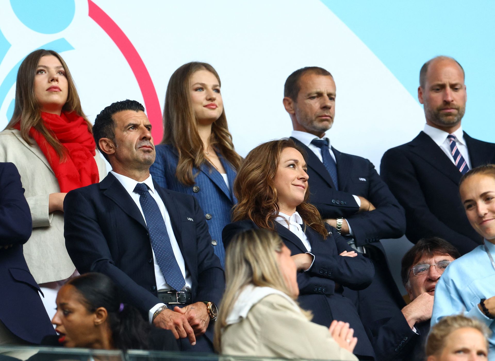 La princesa Leonor y la infanta Sofía apoyan a la selección femenina en Suiza