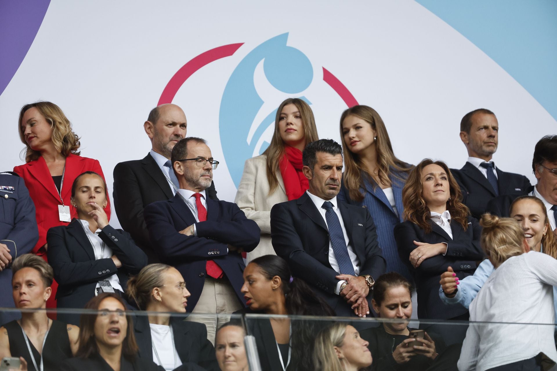 La princesa Leonor y la infanta Sofía apoyan a la selección femenina en Suiza