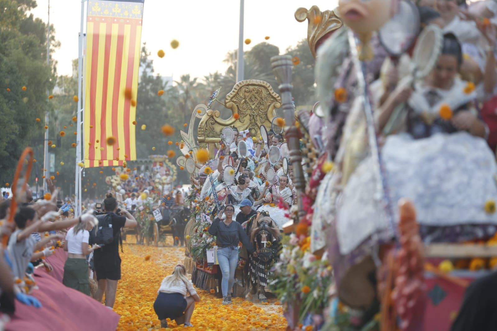 Fotos | La Batalla de Flores pone el broche de oro a la Feria de Julio de Valencia