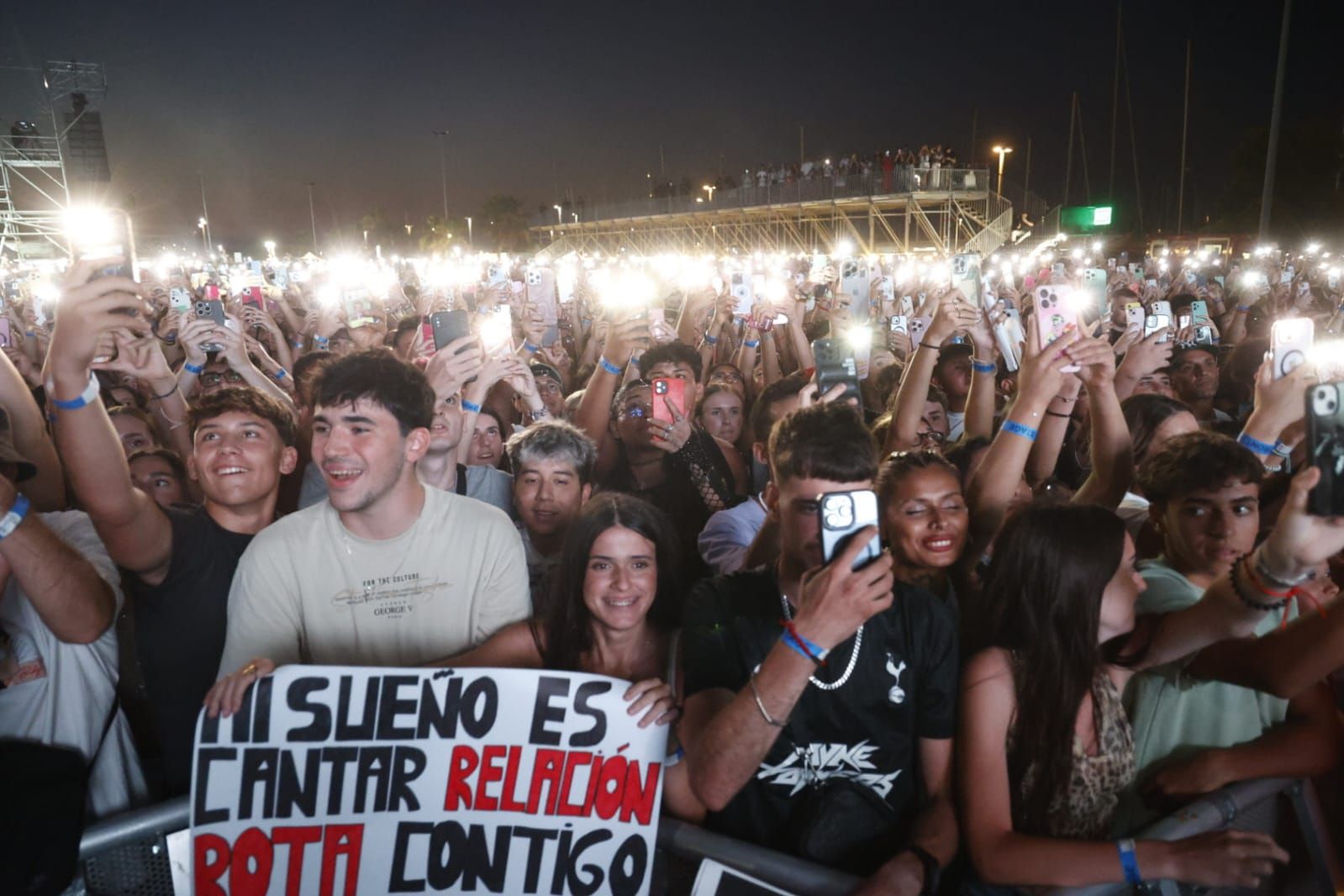 Myke Towers revoluciona Valencia con su concierto
