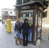 Venta de cupones de la ONCE, en un imagen de archivo.