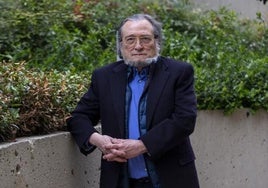 Santiago Niño Becerra, economista, posa en la sede de Vocento.