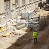 Obras de la Estación del Norte vistas desde el número 9 de la calle Alicante.