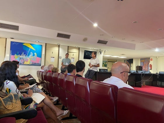 Primera reunión para determinar la nueva agenda.
