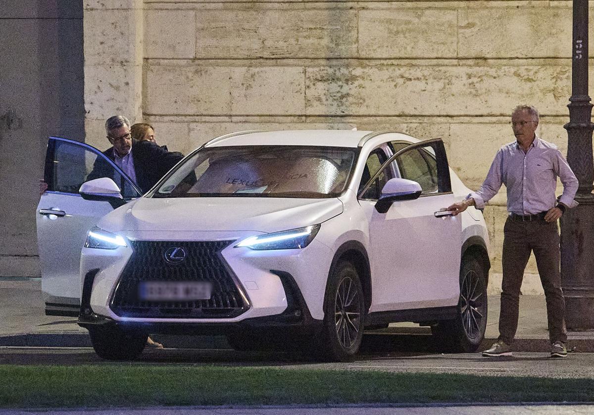 José María Ángel abandona la sede de la Delegación de Gobierno.
