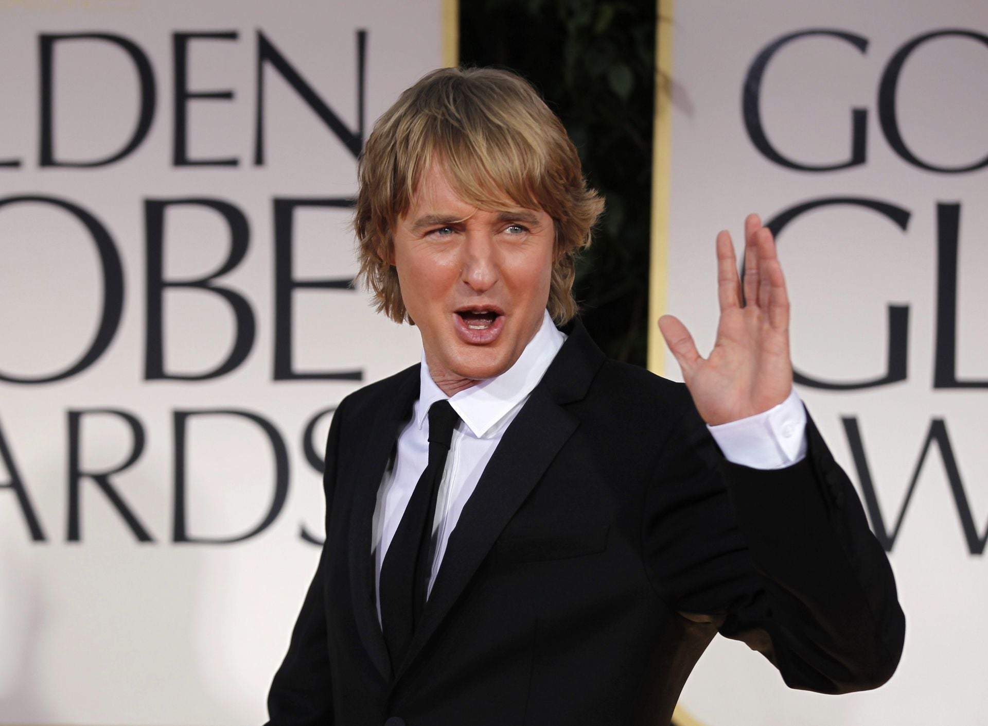 Owen Wilson en la alfombra roja de los Globos de Oro