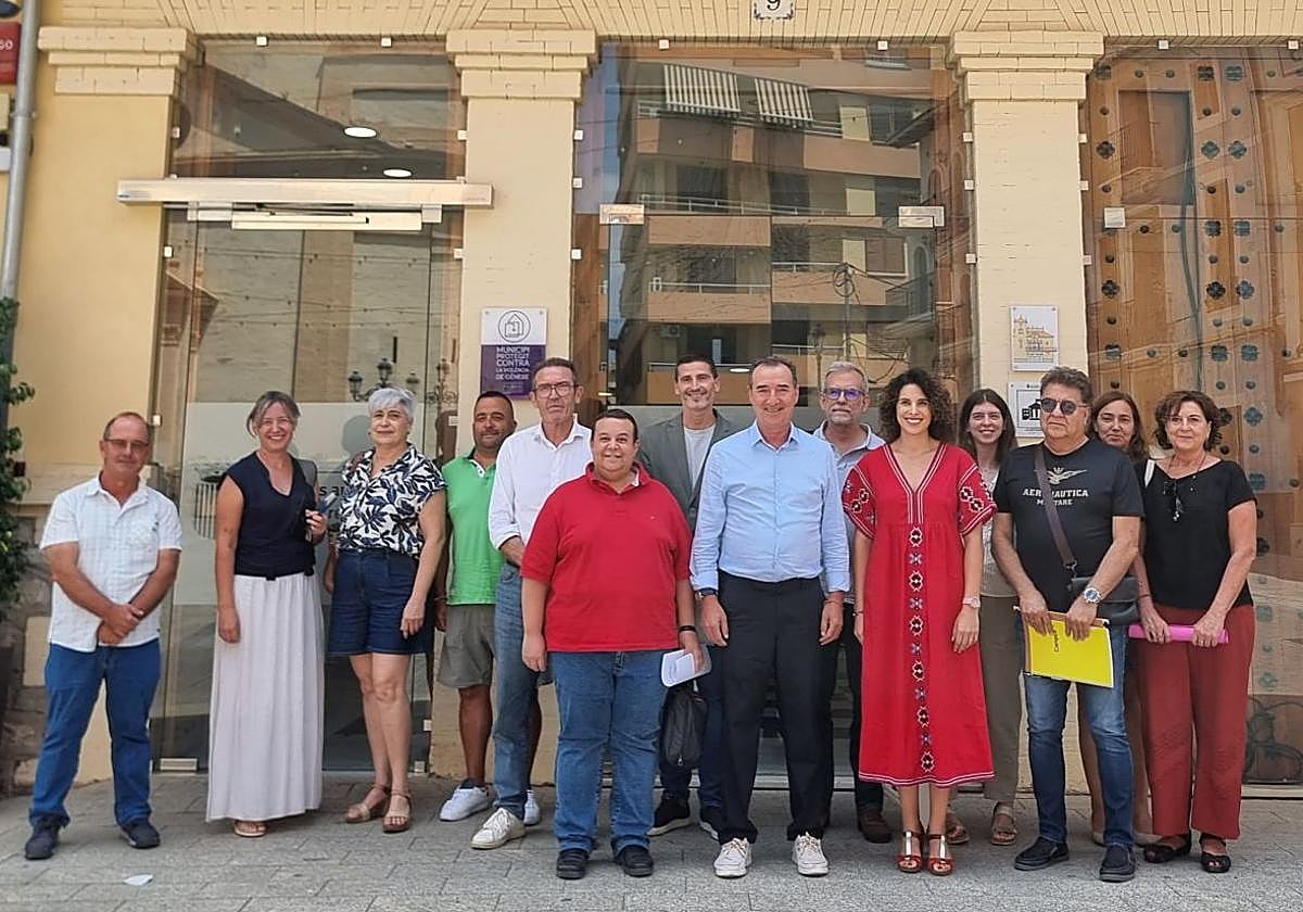 Foto de familia de los participantes en la asamblea.