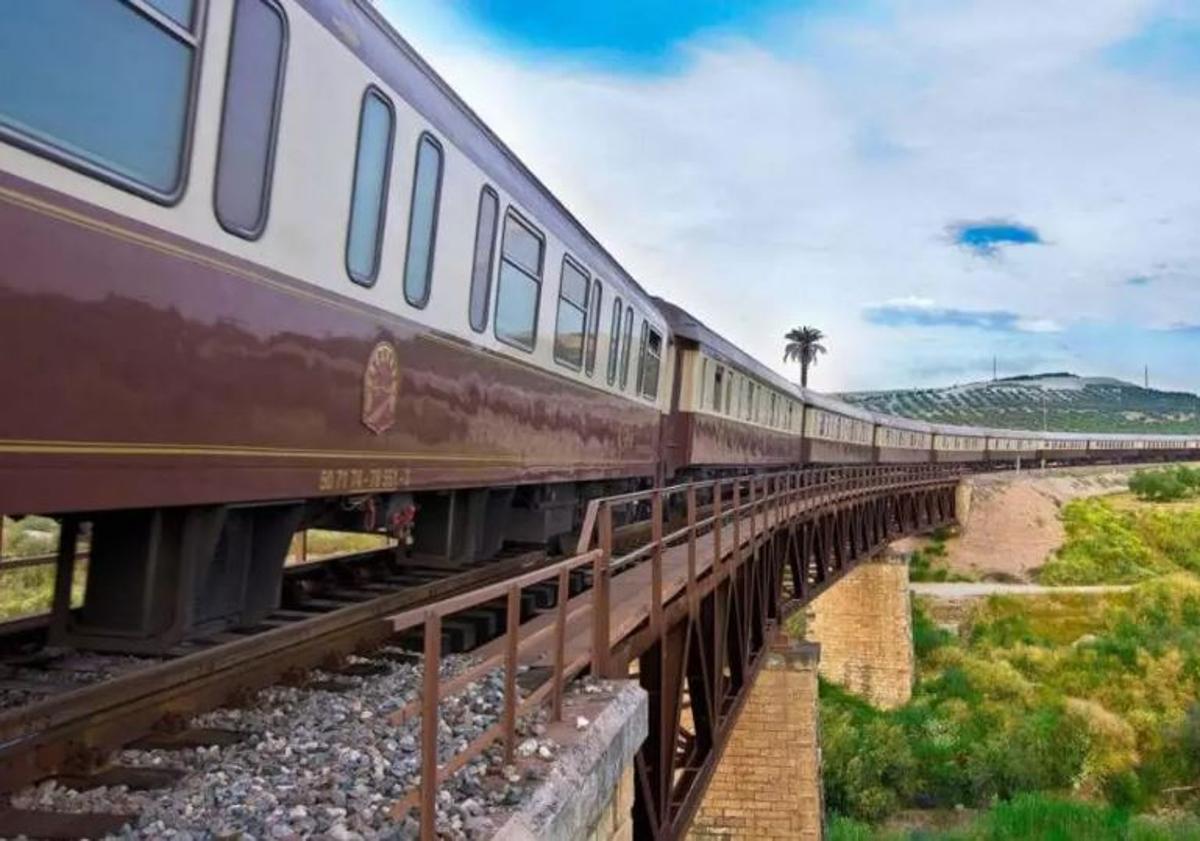 Imagen principal - El tren más lujoso de Renfe cambia de trayecto y pasará por Madrid y Extremadura