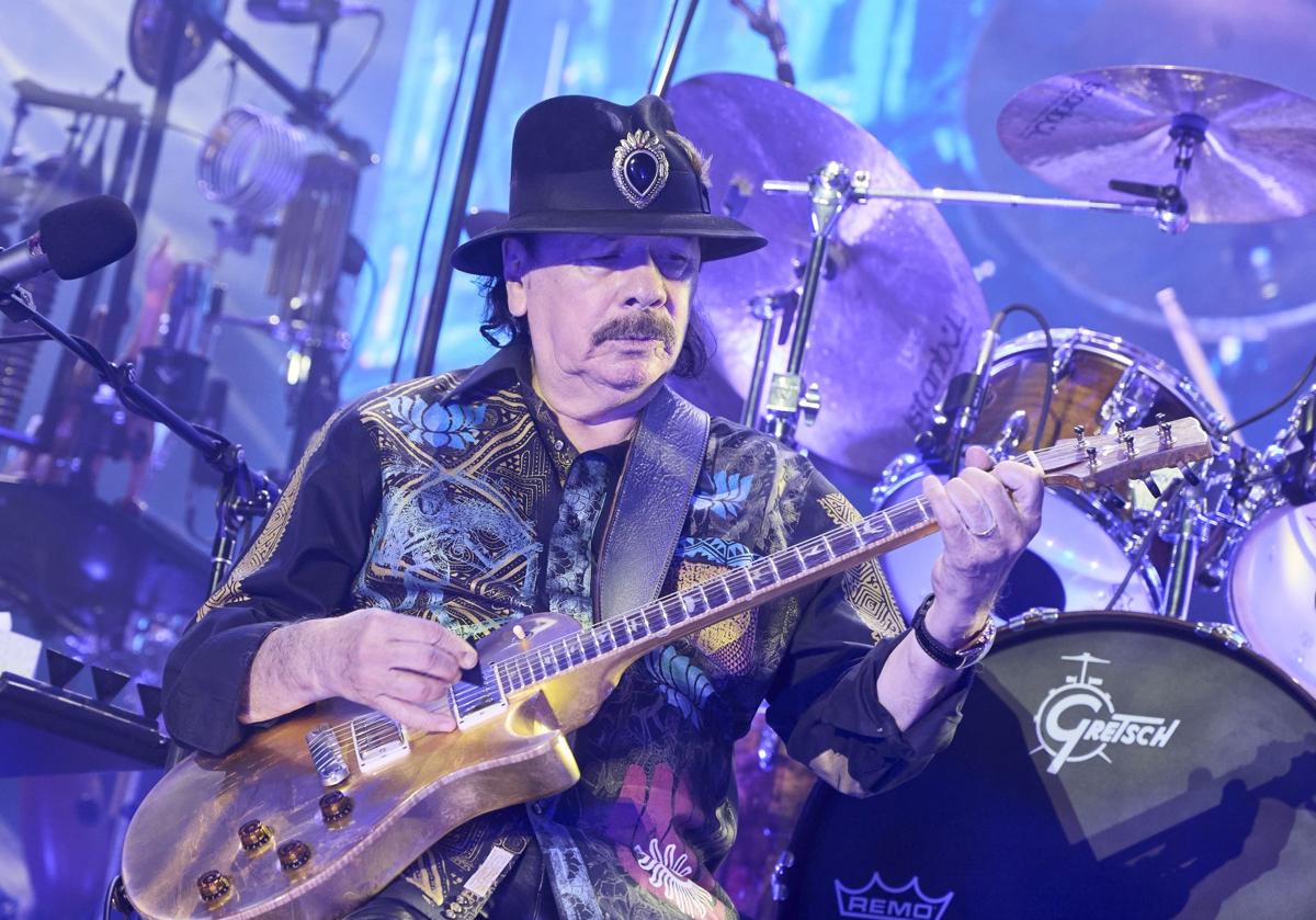 Carlos Santana encandila a Valencia