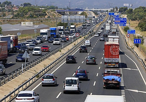 Tráfico en la A3 en la operación salida de las vacaciones de agosto.