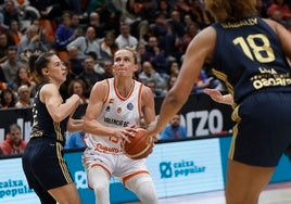 Leonie Fiebich la temporada pasada frente al Fenerbahce en la Fonteta.