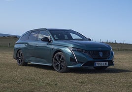 La nueva versión Hybrid de 145 CV está disponible tanto en la carrocería de cinco puertas como en la familiar SW.