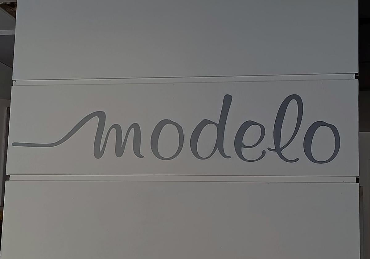 Imagen principal - La cafetería y su dueño.