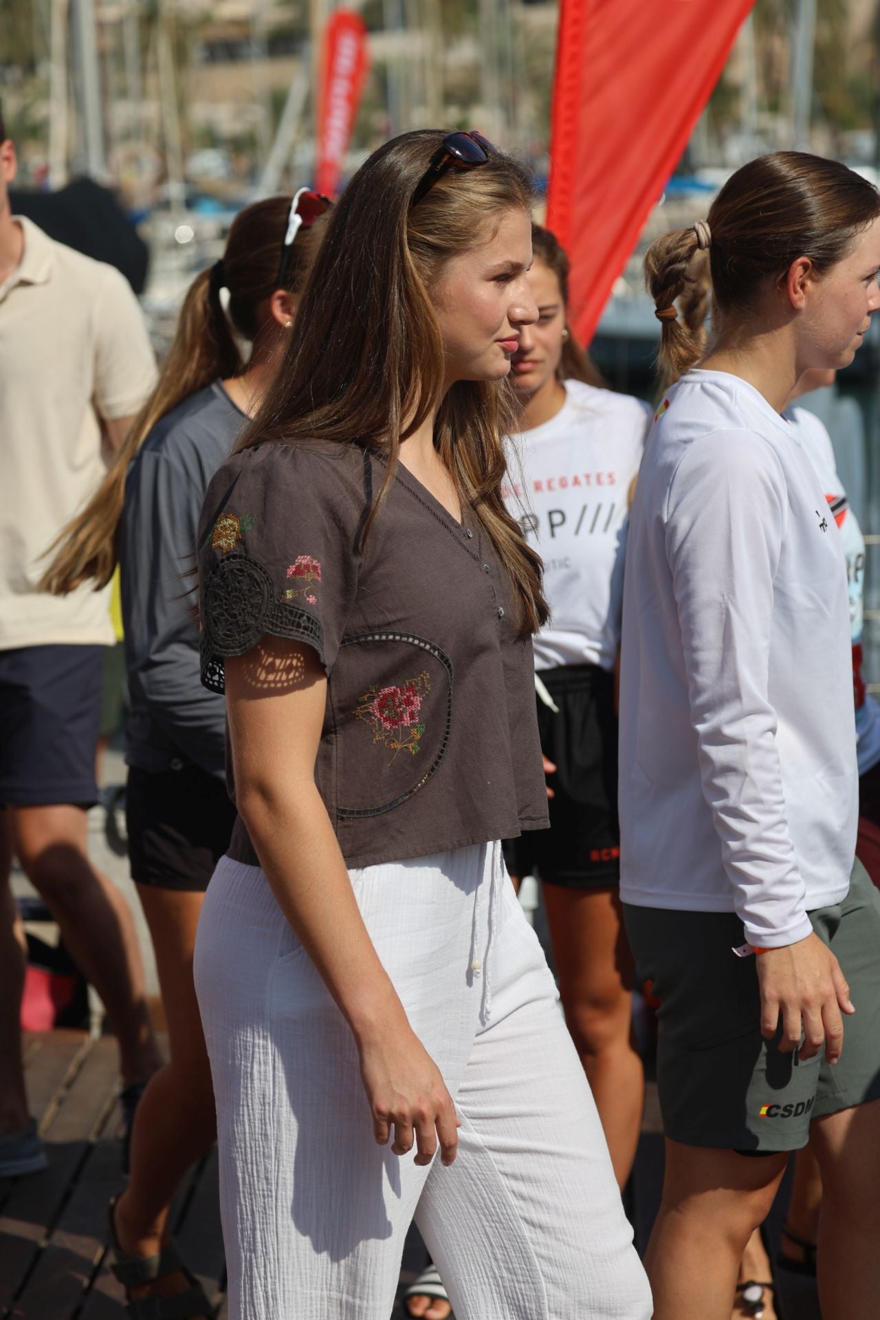 La princesa Leonor acompaña al rey Felipe VI al club náutico de Palma
