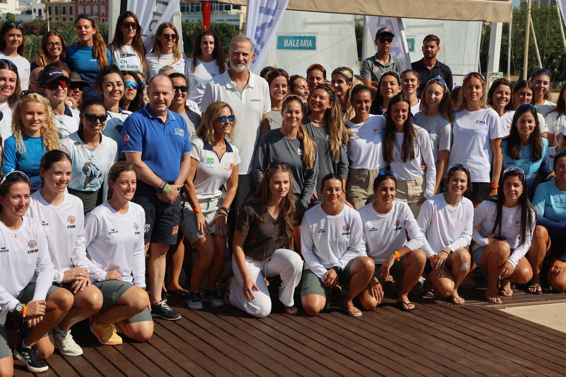 La princesa Leonor acompaña al rey Felipe VI al club náutico de Palma