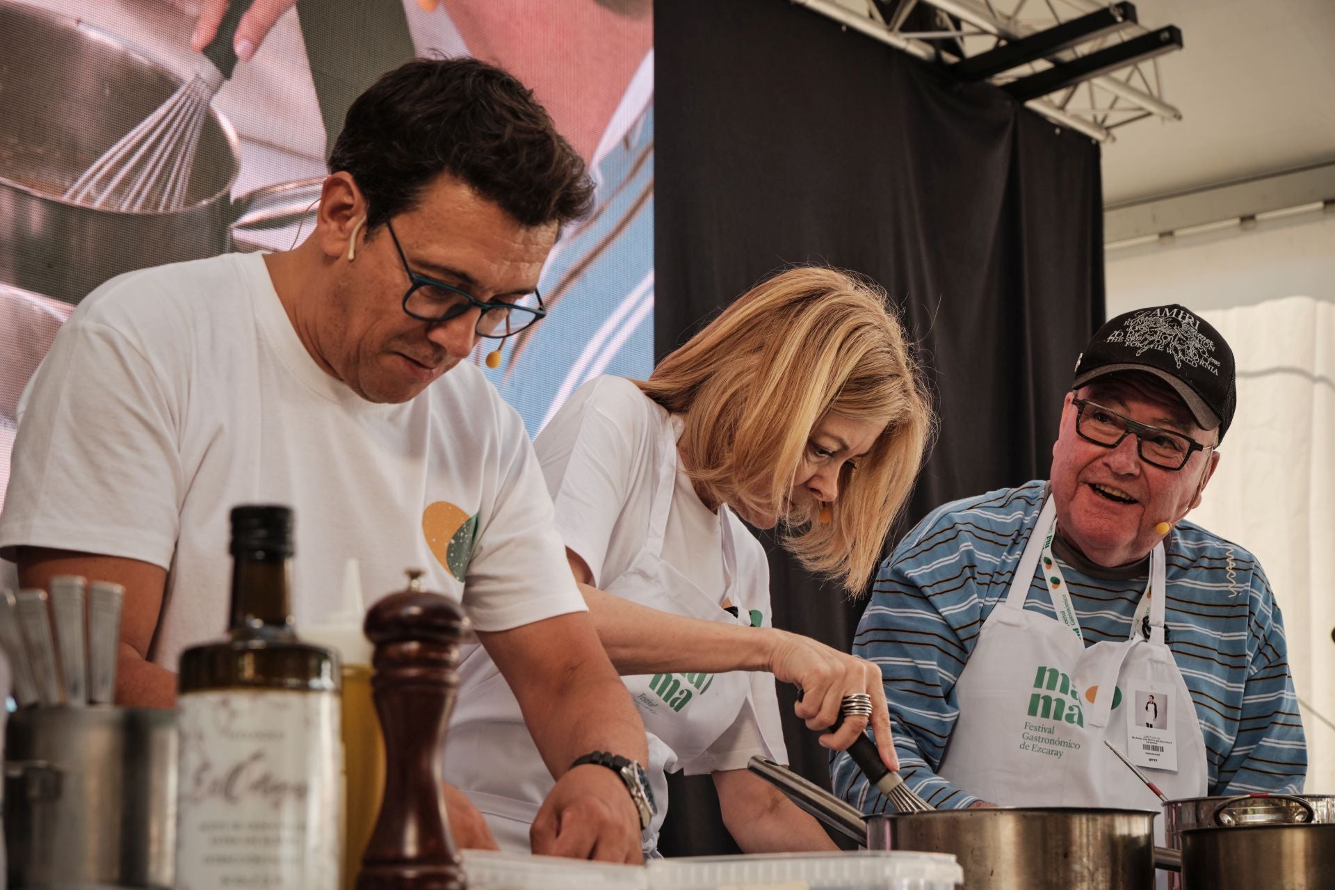 La paella más solidaria con la zona cero se cocina a 600 kilómetros de Valencia