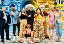 Foto de familia del programa del lunes.