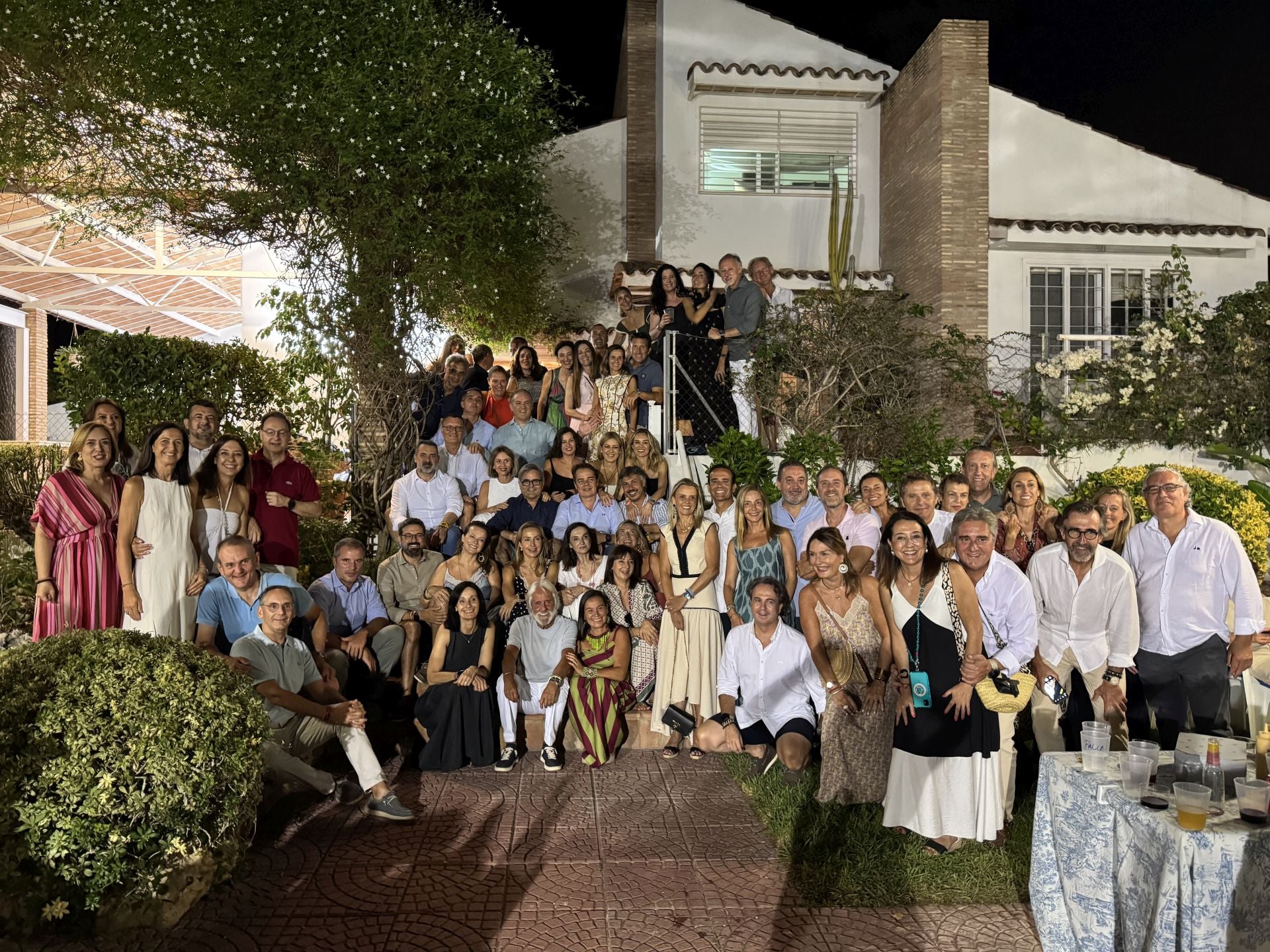 Asistentes a la fiesta organizada en casa de los Jordán.