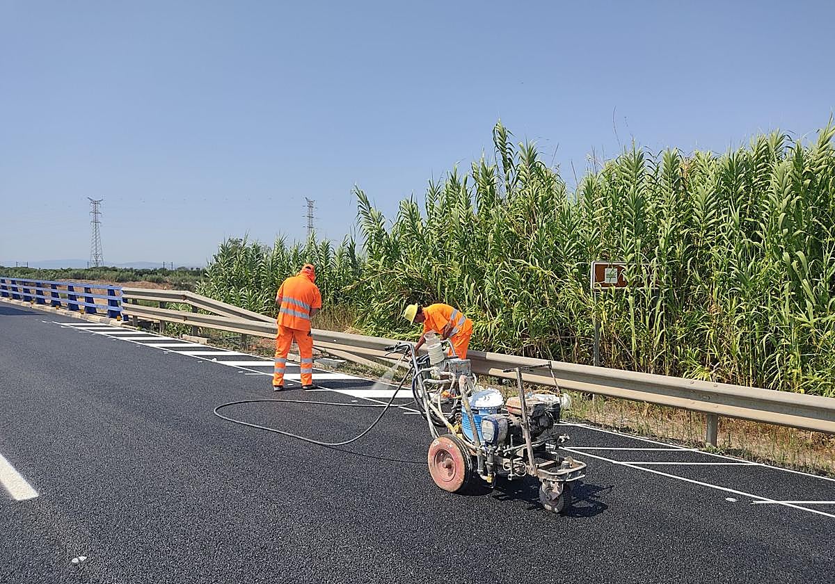 Últimos trabajos antes de reabrir al tráfico la CV-42.